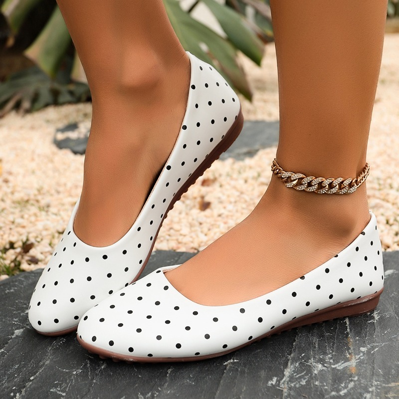 Loafer Flat Women - Sepatu Flat Wanita Putih Polkadot, Ujung